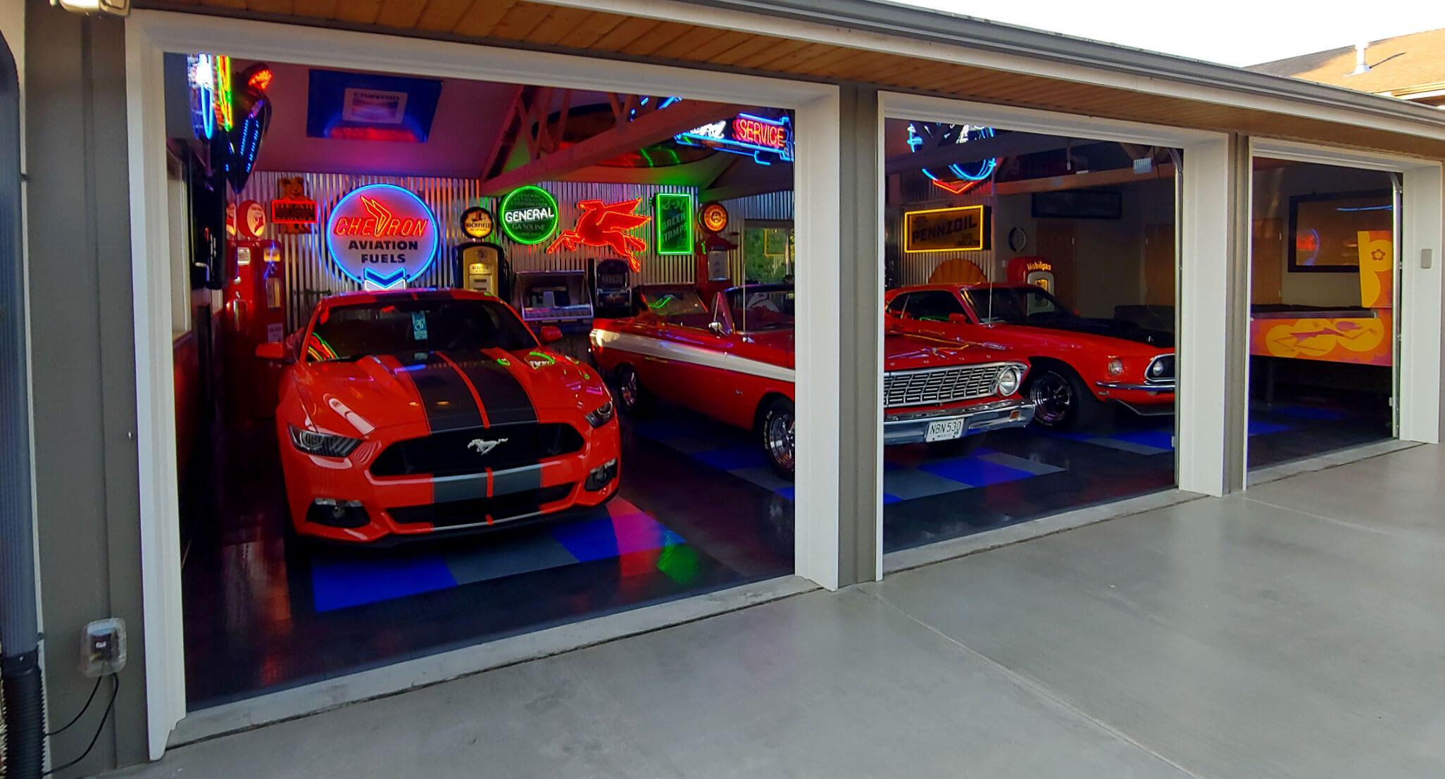Coolest Garage on the Block Camano Island, Washington SnapLock®